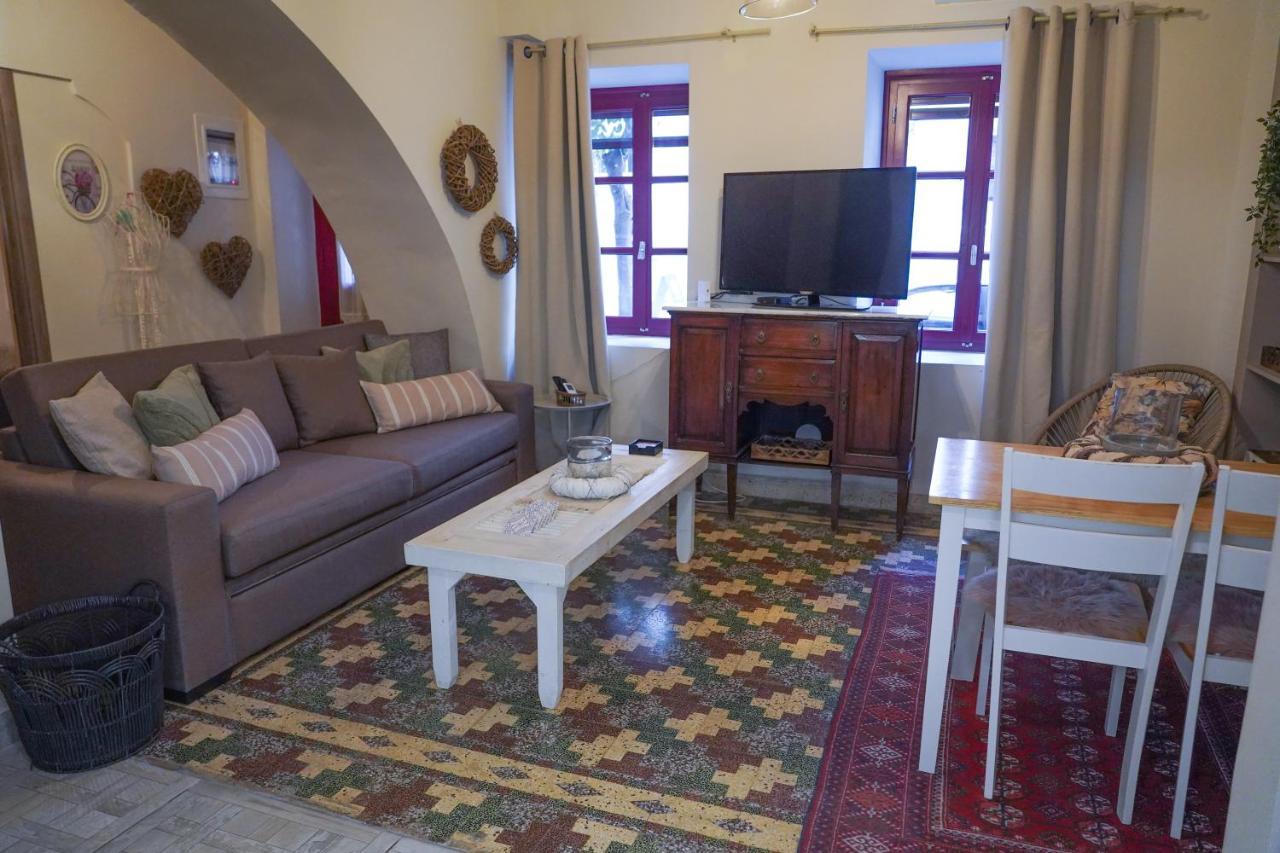 Traditional House Of 1898 In The Heart Of Old Town Of Nafplio Exterior foto
